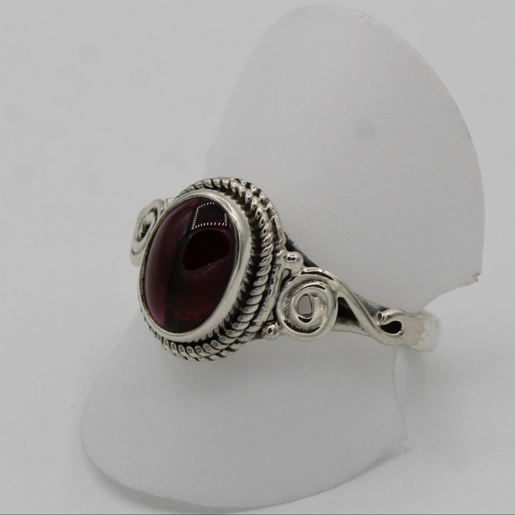 Bague En Argent Avec Grenat (ou Saphir) – Neuve Sans Emballage, Non Modifiée